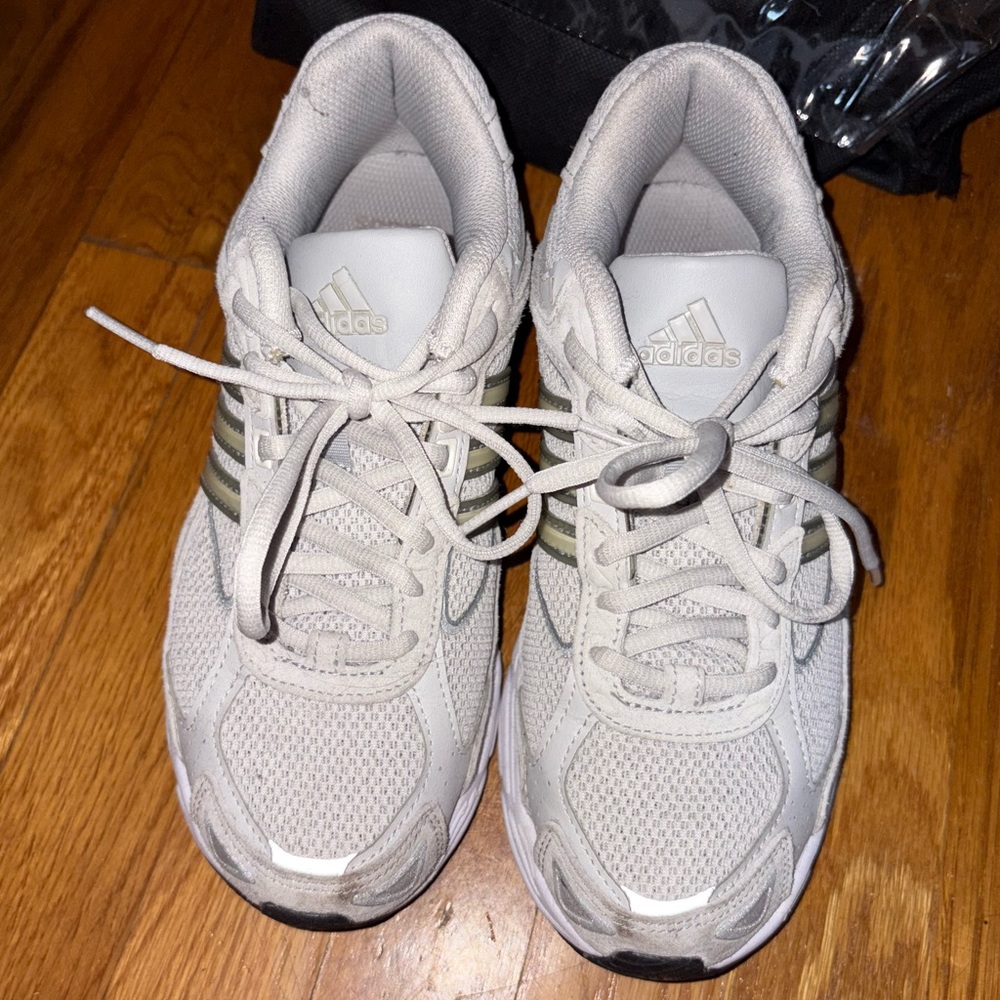 Adidas Response CL